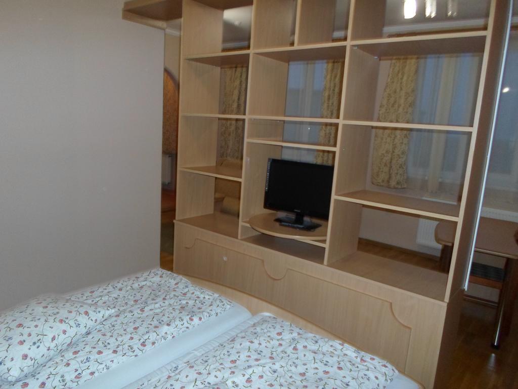 Piroshka Hotel Berehove  Εξωτερικό φωτογραφία